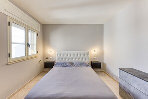 2 bedrooms, bed sheets