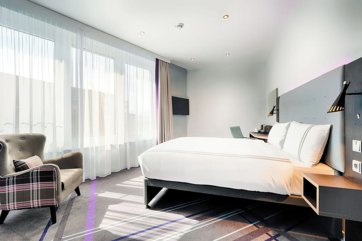 Chambre Double, accessible aux personnes à mobilité réduite (Barrier Free Room) | Chambres insonorisées, fer et planche à repasser, Wi-Fi gratuit