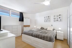 1 bedroom, iron/ironing board, free WiFi, bed sheets - Vacation Home "Los Geranios 404" with Sea View, Shared Pool & Wi-Fi (COSTA ADEJE)