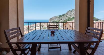 Modernes Apartment mit Meerblick, WLAN und Klimaanlage