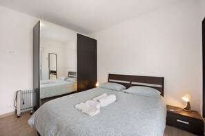 1 dormitorio, tabla de planchar con plancha, wifi gratis y ropa de cama