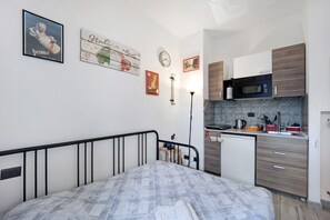 1 bedroom, iron/ironing board, free WiFi, bed sheets