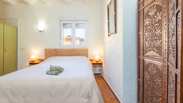 1 bedroom, free WiFi, bed sheets