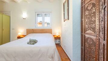 1 bedroom, free WiFi, bed sheets