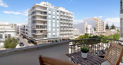 Dachgeschoss-Ferienwohnung Blue Ocean mit privater offener Terrasse, Balkon und WLAN