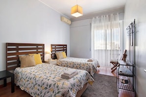 2 bedrooms, iron/ironing board, free WiFi, bed sheets - Rooftop Apartment Blue Ocean with Private Open Terrace, Balcony & Wi-Fi (Olhão)