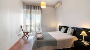 2 makuuhuonetta, silitysrauta/-lauta, ilmainen Wi-Fi, vuodevaatteet