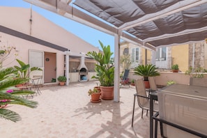 Outdoor dining - Apartment "Lampara" with Terraces & Wi-Fi (Siracusa)