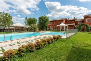 Pool - Holiday Home 'Calla' with Shared Pool, Wi-Fi and Air Conditioning (montecarlo)