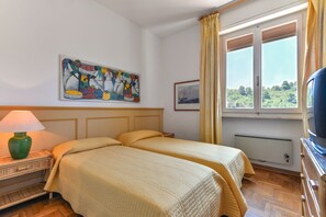 2 bedrooms
