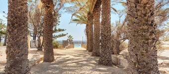 Villa 'Retiro Praia' with Mountain View, Private Terrace and Wi-Fi