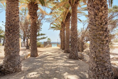 Villa 'Retiro Praia' with Mountain View, Private Terrace and Wi-Fi