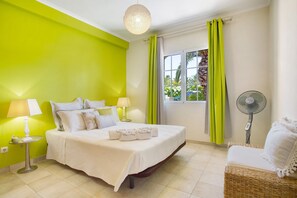 4 chambres, fer et planche à repasser, Wi-Fi gratuit, draps fournis