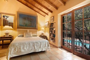 5 bedrooms, iron/ironing board, free WiFi, bed sheets