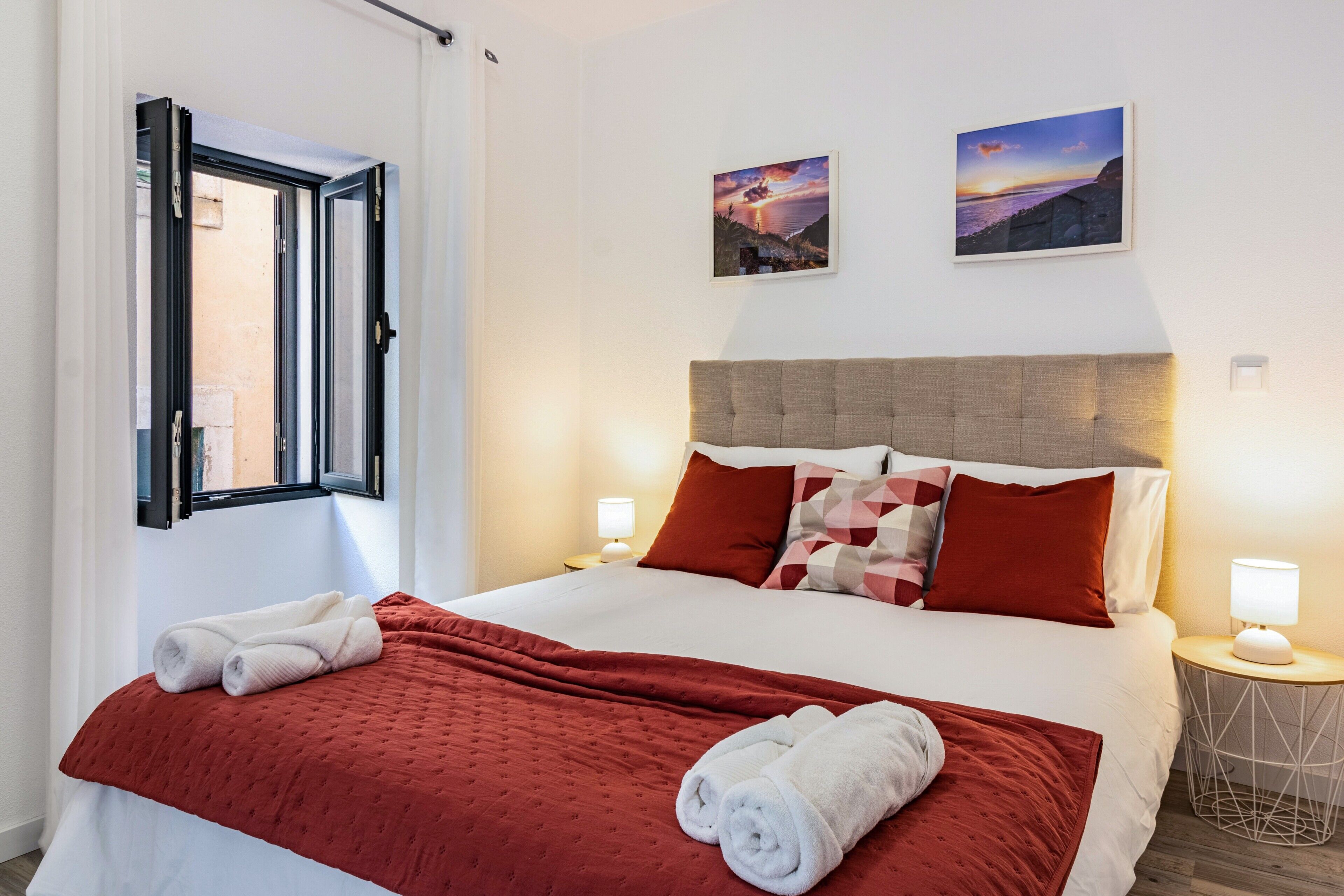 2 dormitorios, tabla de planchar con plancha, wifi gratis y ropa de cama