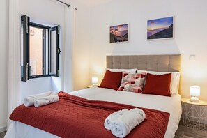 2 chambres, fer et planche à repasser, Wi-Fi gratuit, draps fournis