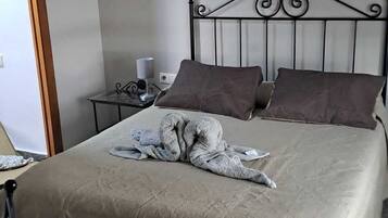 Desk, laptop workspace, free WiFi