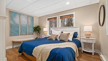 5 bedrooms, desk, iron/ironing board, free WiFi