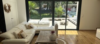 Villa dans un Domaine privé, piscine avec plage (a débordement)