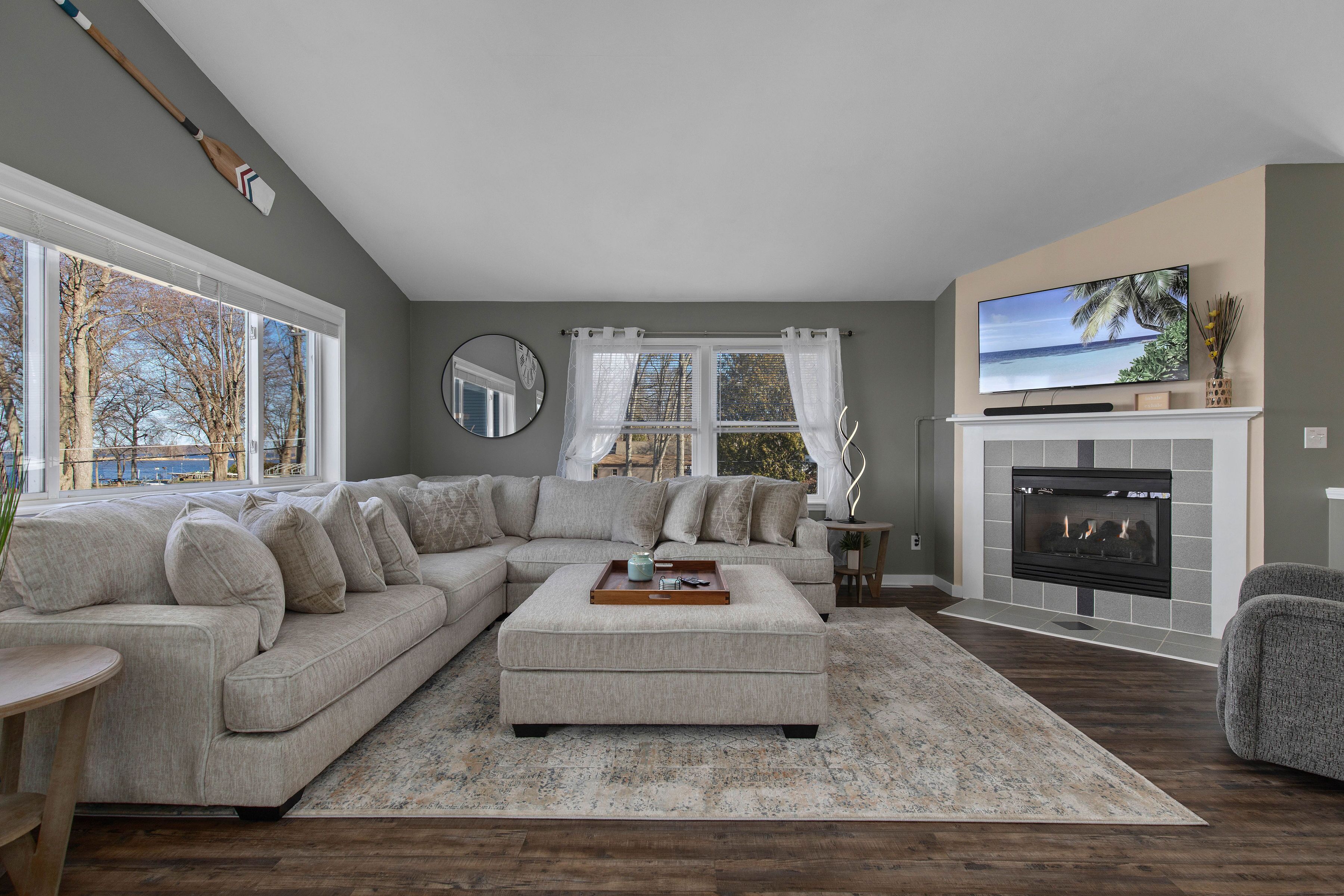 TV connectée, cheminée, jeux vidéo