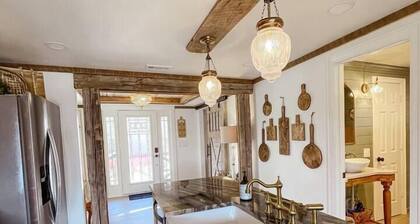 Woodland Cottage *Newly Remodeled*