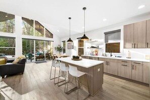 Interior - Stunning Suncadia Cabin! Book your visit today! (Cle Elum)