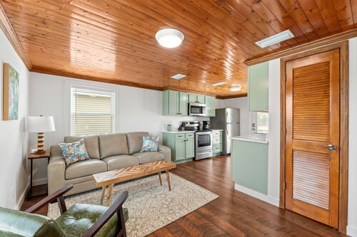 Cozy Cottage in the Heart of Gulf Shores