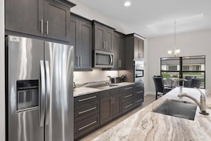 House (3 Bedrooms) | Property amenity - Midpoint Villa by Distinctive Beach Rentals (Cape Coral)