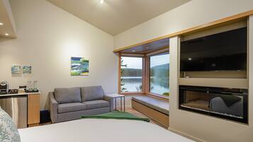 1 bedroom, in-room safe, desk, free WiFi