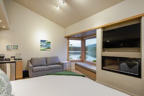 1 bedroom, in-room safe, desk, free WiFi