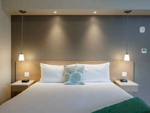 1 室のベッドルーム、セーフティボックス (室内)、デスク、WiFi (無料)