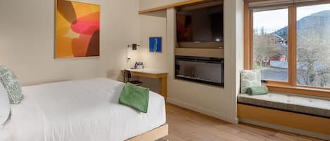 1 bedroom, in-room safe, desk, iron/ironing board
