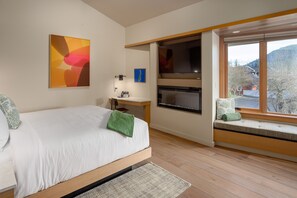 1 Schlafzimmer, Zimmersafe, Schreibtisch, Bügeleisen/Bügelbrett