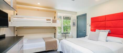 Room, 1 Bedroom | 1 bedroom, free WiFi