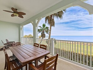 Outdoor dining - 633 Cinnamon Beach by Distinctive Beach Rentals (Palm Coast)
