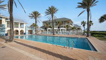 Condo (3 Bedrooms) | Property amenity