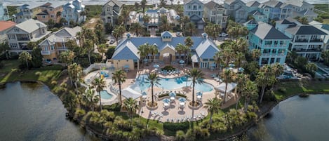 Condo (3 Bedrooms) | Property amenity