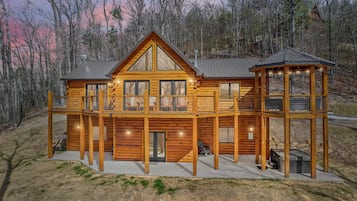 Cabin, 4 Bedrooms | Exterior