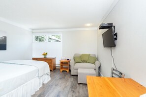 Room, 1 Bedroom | 1 bedroom, free WiFi