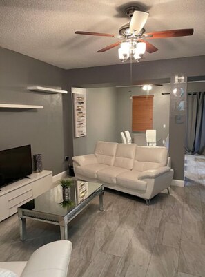 Living area - The Den... (Kissimmee)
