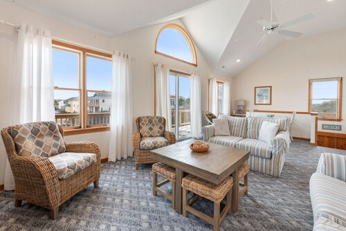 SomerVilla: Oceanside | Pool/Hot Tub | Pets OK