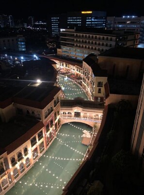 Exterior - VenizLex..👌 (Taguig)