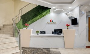 Reception - Treebo Golden Inn, 700 Mtrs From Promenade Beach (Puducherry)