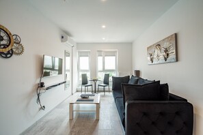 TV connectée, jeux vidéo, médiathèque, vidéothèque