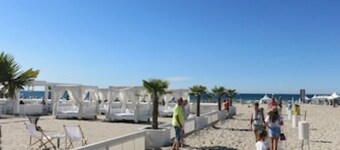 Premium apartment by the sea with garden and terrace