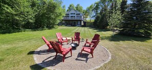 Property grounds - Beautiful lake house with pontoon INCLUDED! (Vergas)