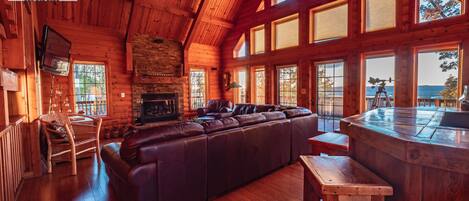 Smart-TV, Kamin, Tischtennisplatte, Bücher