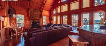 The River View Lodge Sun Set Views over Looking Mississippi River Romantic 