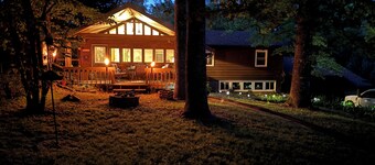 Owl's Nest is a perfect getaway in the woods with lakes nearby. Pet friendly!