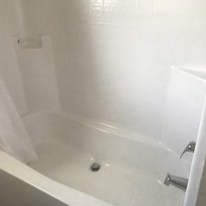 Towels, toilet paper - Mobile vacay away from home. (Brownstown Charter Township)